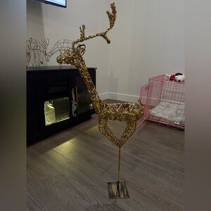 Gold Wire Reindeer Sculpture